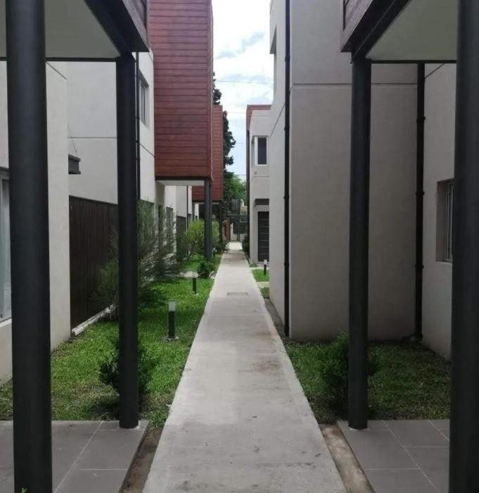 OPORTUNIDAD CASA TIPO PH MODERNO C/COCHERA ESCUCHA OFERTA