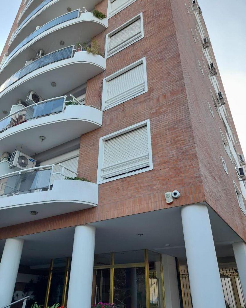 EXCELENTE DPTO 2 AMB CON BALCON Y COCHERA. ESCUCHA OFERTA.