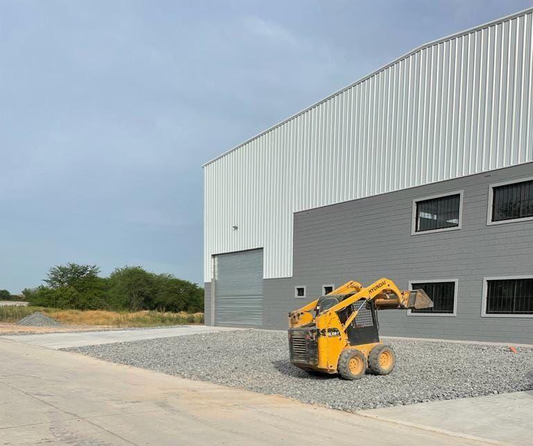 Nave Industrial a Estrenar 1280 m² Cubiertos Escucha Oferta 3