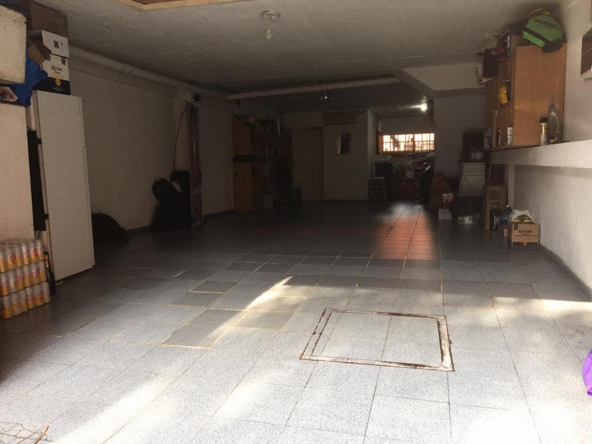 Foto de OPORTUNIDAD VENTA CHALET 4 AMBIENTES CON COCHERA Y PILETA, imagen 3