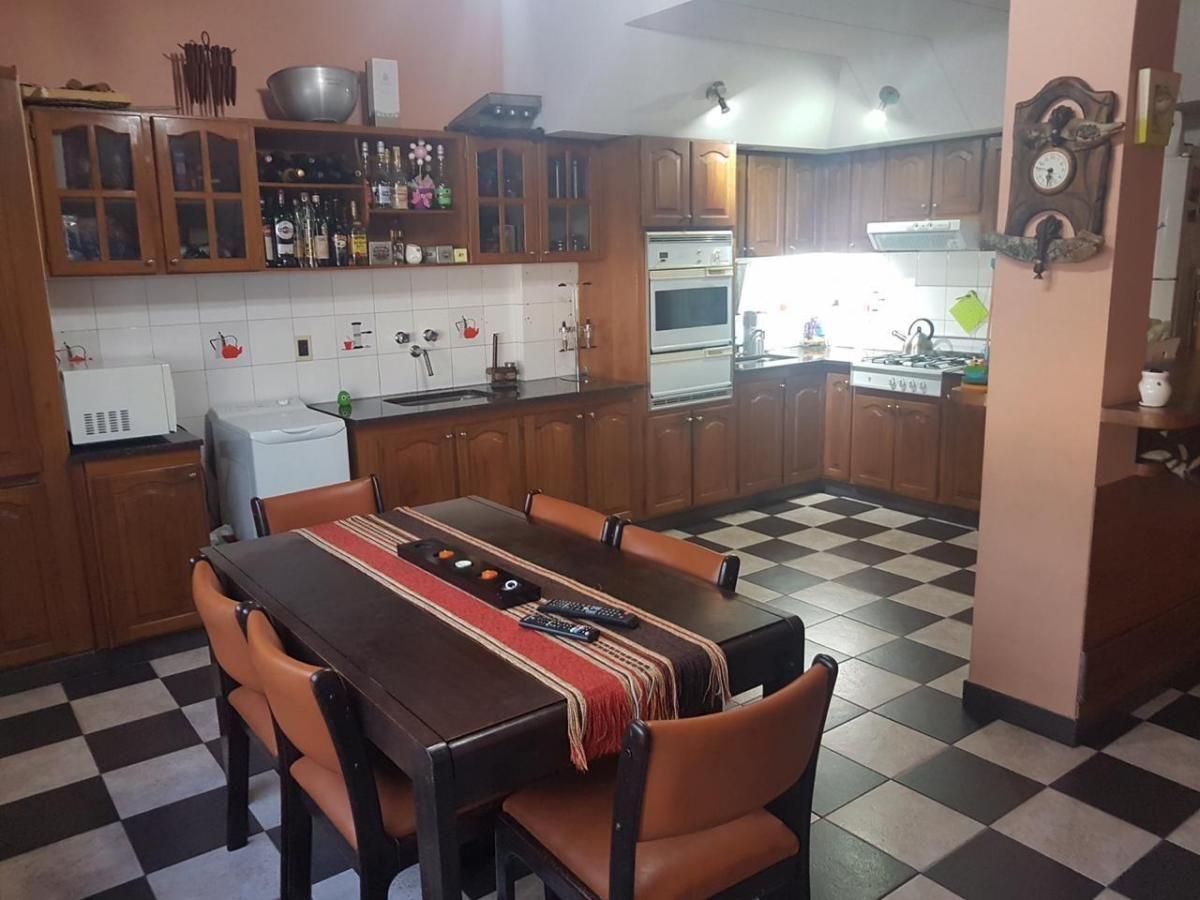 OPORTUNIDAD VENTA CHALET 4 AMBIENTES CON COCHERA Y PILETA