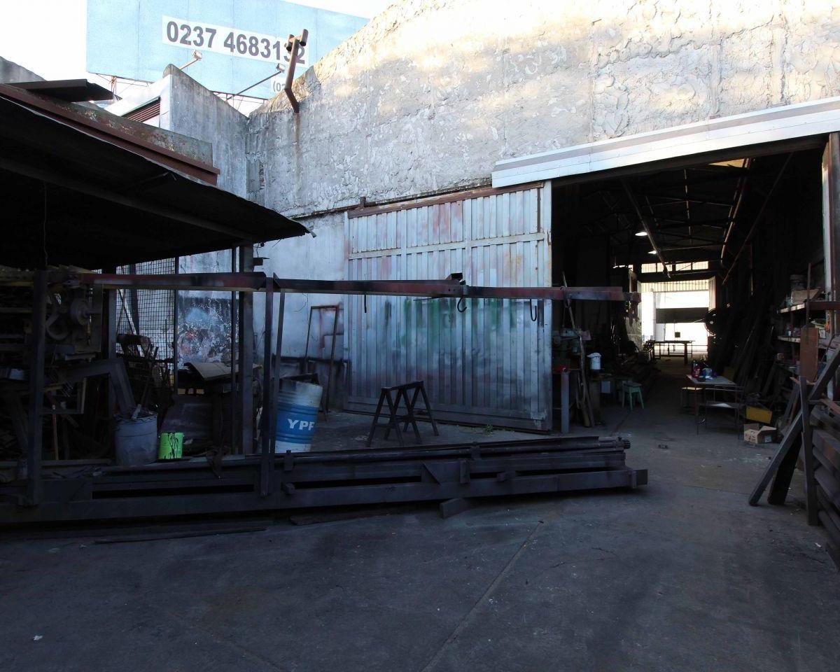 OPORTUNIDAD VENTA GALPON 350M2 CON OFICINAS ESCUCHA OFERTA
