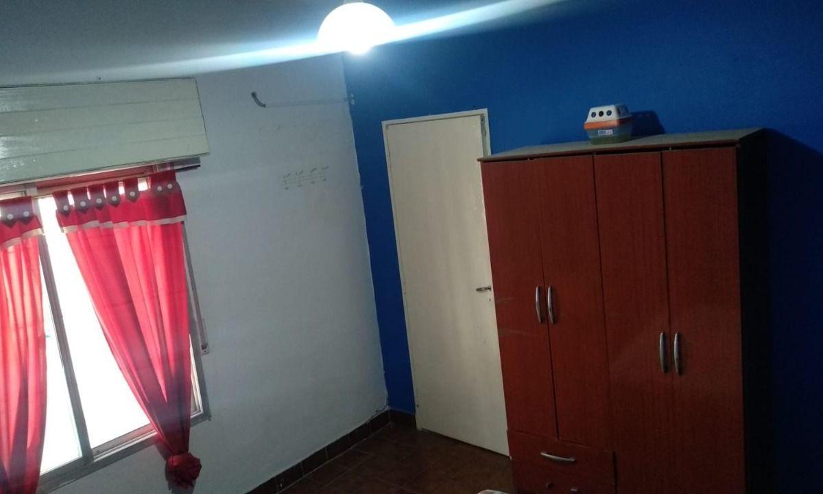 Foto de VENTA CASA 3 AMBIENTES CON COCHERA Y LOCAL A LA CALLE LUZURI, imagen 4