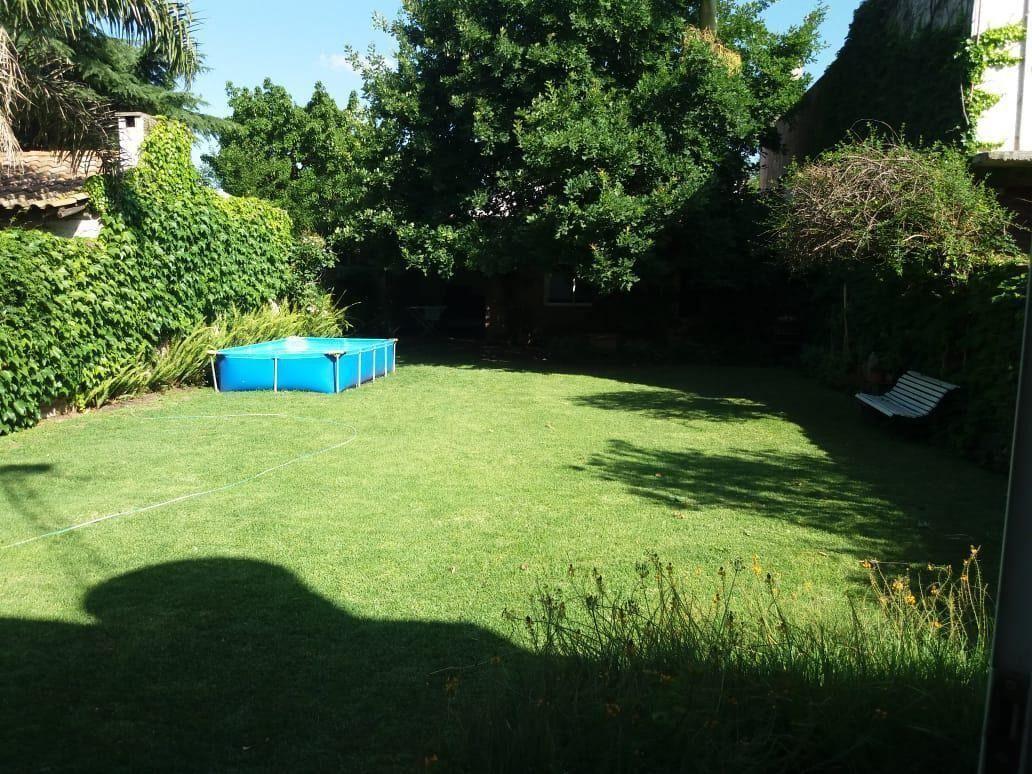 OPORTUNIDAD VENTA CASA 3 AMBIENTES CON AMPLIO JARDIN