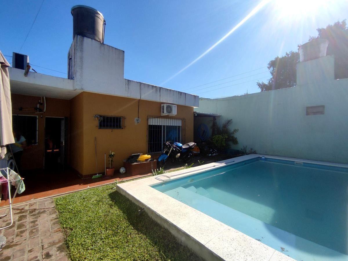 OPORTUNIDAD VETA CASA DE 4 AMBIENTES CASTELAR NORTE CON PISC