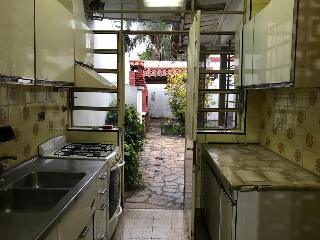 OPORTUNIDAD VENTA CASA 4 AMBIETES CASTELAR NORTE