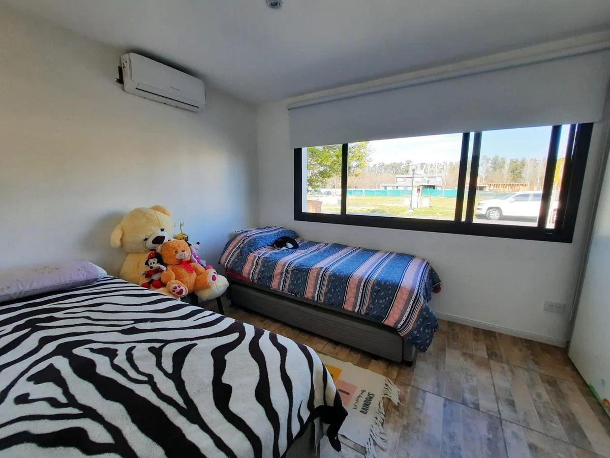Foto de OPORTUNIDAD VENTA CASA 4 AMBIENTES PRADOS DEL OESTE, imagen 2