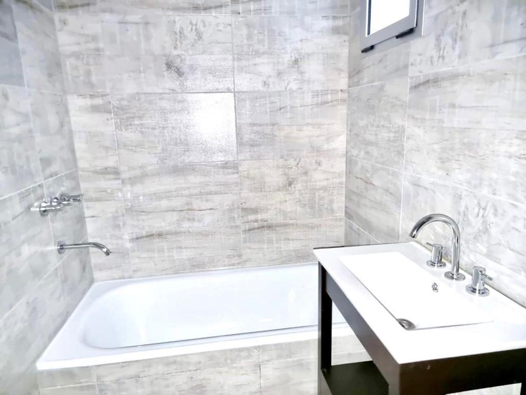 OPORTUNIDAD VENTA 2 AMBIENTES A ESTRENAR EN MORON SUR EXCELE