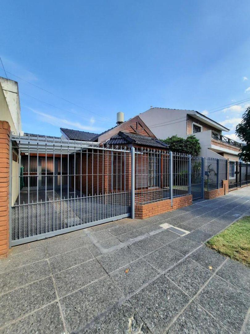 Venta Casa en Lote Propio 4 Ambientes, Escucho Ofertas! 4