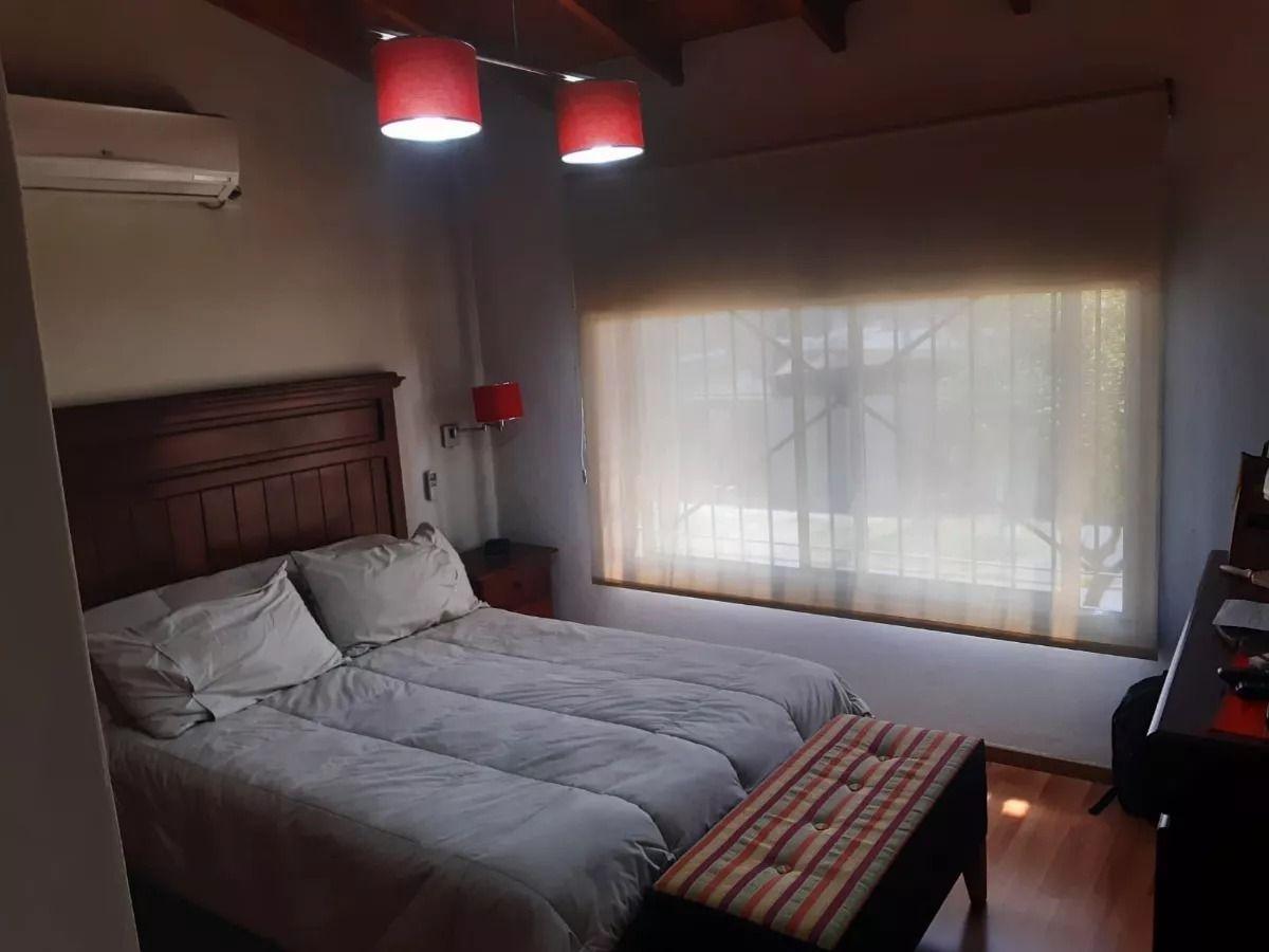 Foto de Hermosa casa tipo ph de 4 amb en zona loma hermosa, imagen 2