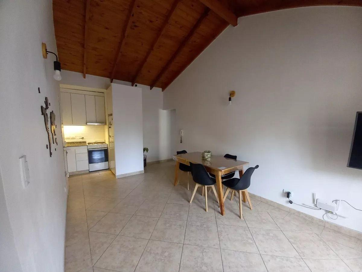 Venta Departamento 2 ambientes con cochera, escucho ofertas!