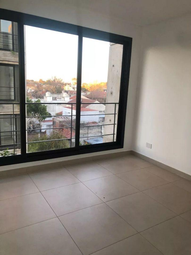 OPORTUNIDAD VENTA EXCELENTE 2 AMBIENTES EN MORON MUY BIEN UB