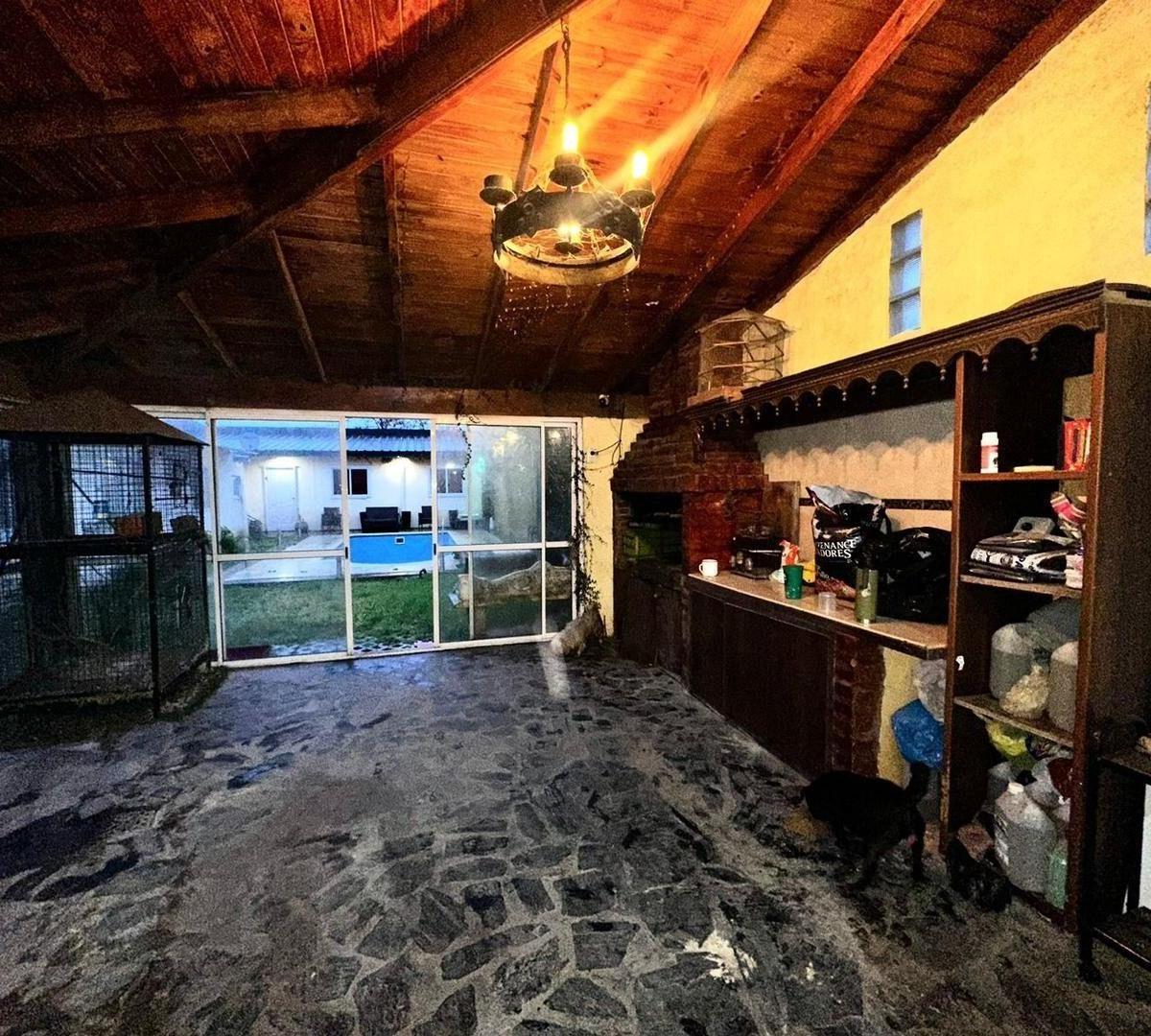 Venta de Casa 9 AMBIENTES, Moreno