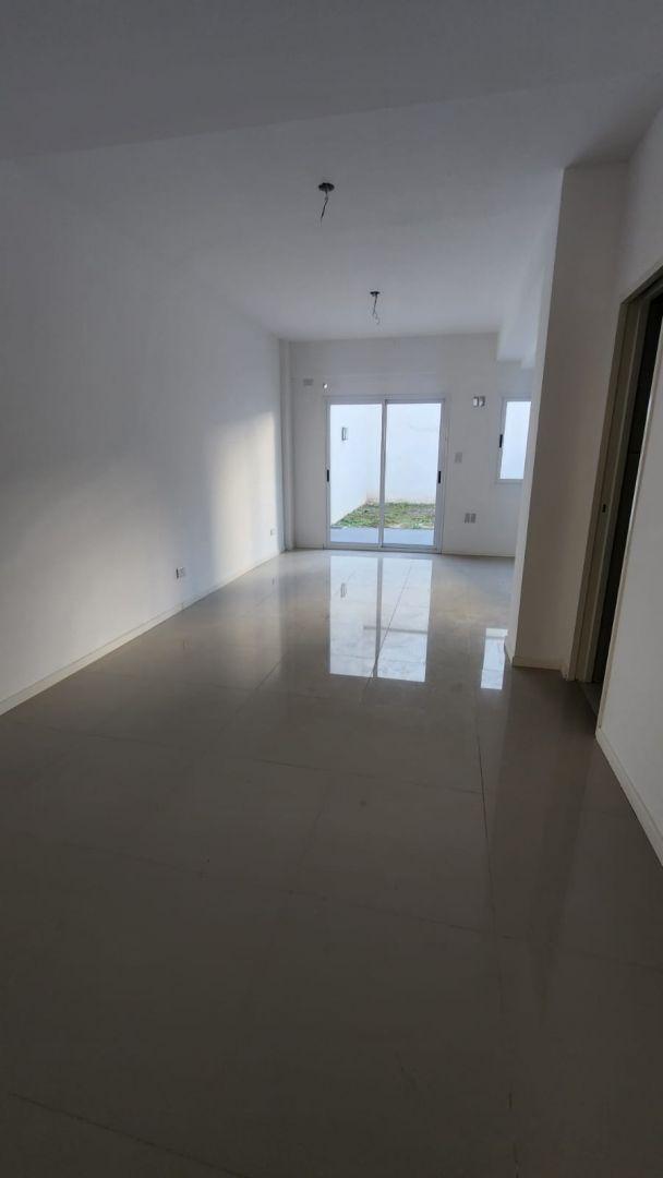 VENTA MONOAMBIENTE PLANTA BAJA CON PATIO OPORTUNIDAD