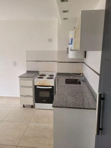 OPORTUNIDAD VENTA 2 AMB CON COCHERA Y BALCON MORON