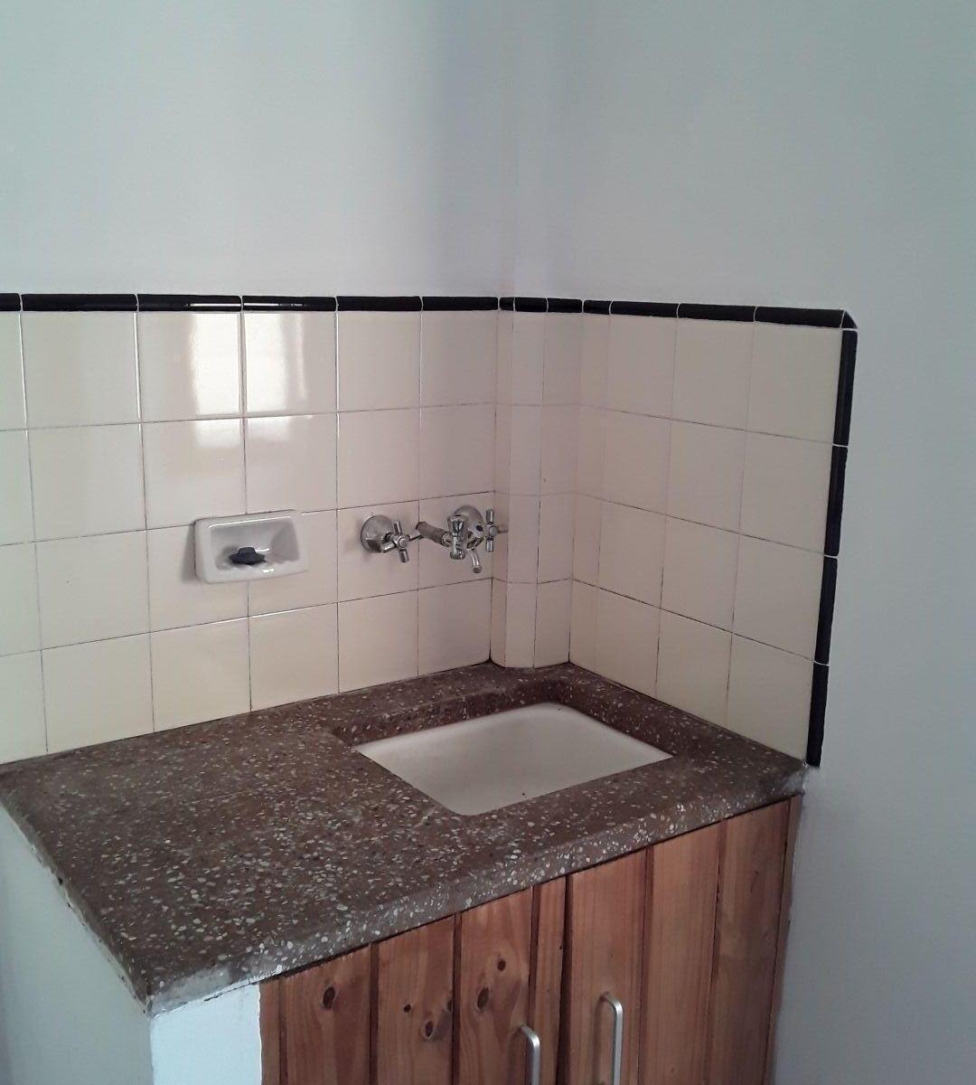 Oportunidad Venta en Block Edificio de 4 Departamentos 2