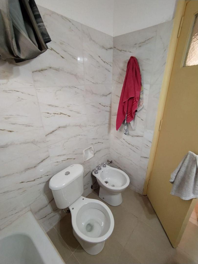 Foto de OPORTUNIDAD VENTA 2 AMBIENTES AMPLIOS EN BALVANERA, imagen 3