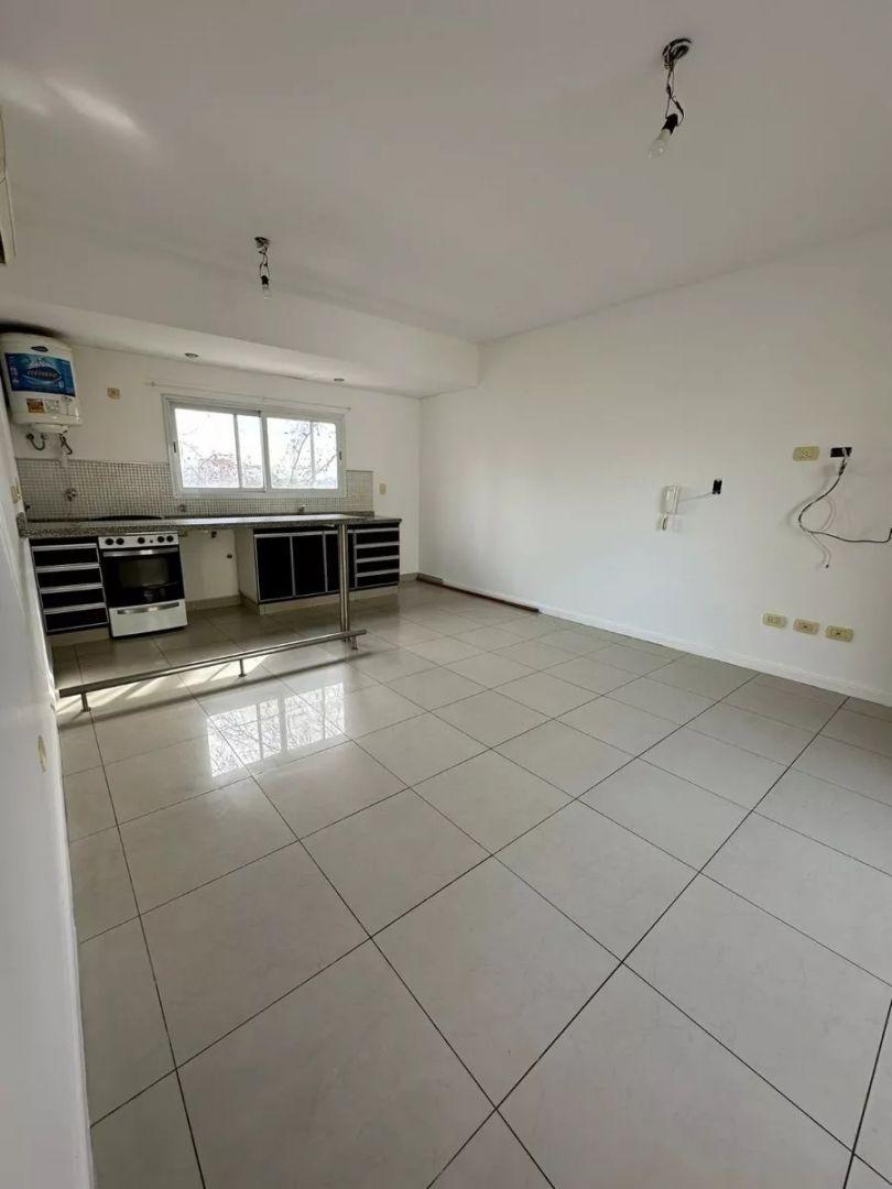 Oportunidad Venta 2 Ambientes en Merlo Centro 1