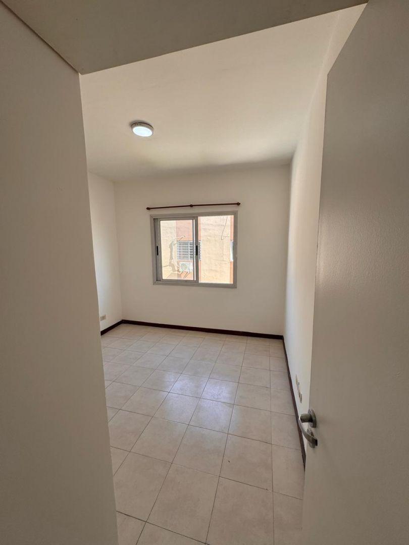 Oportunidad Venta 2 Ambientes en Complejo Cerrado de Moreno 2
