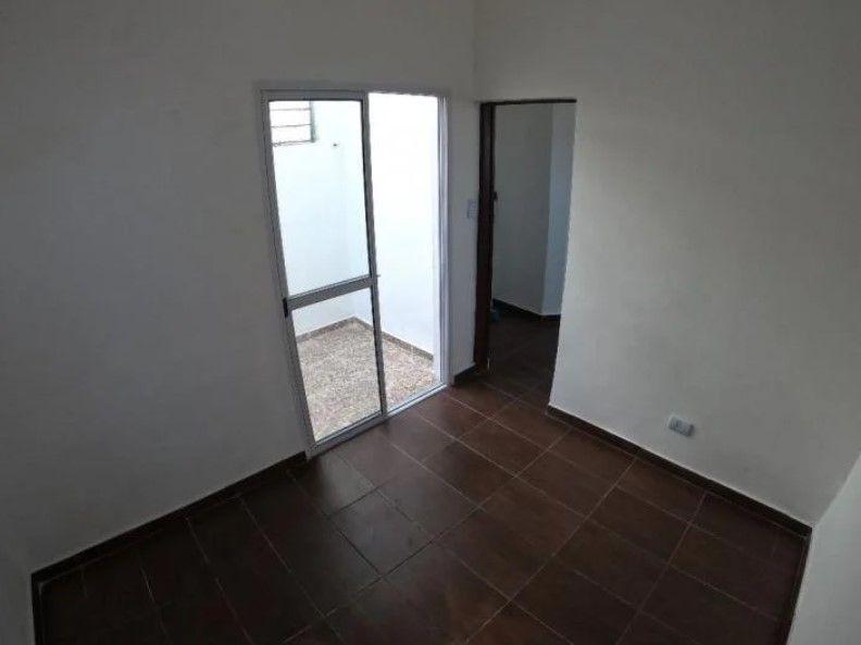 Foto de OPORTUNIDAD VENTA 2 AMB RECICLADO A NUEVO C PATIO Y PARRILLA, imagen 2