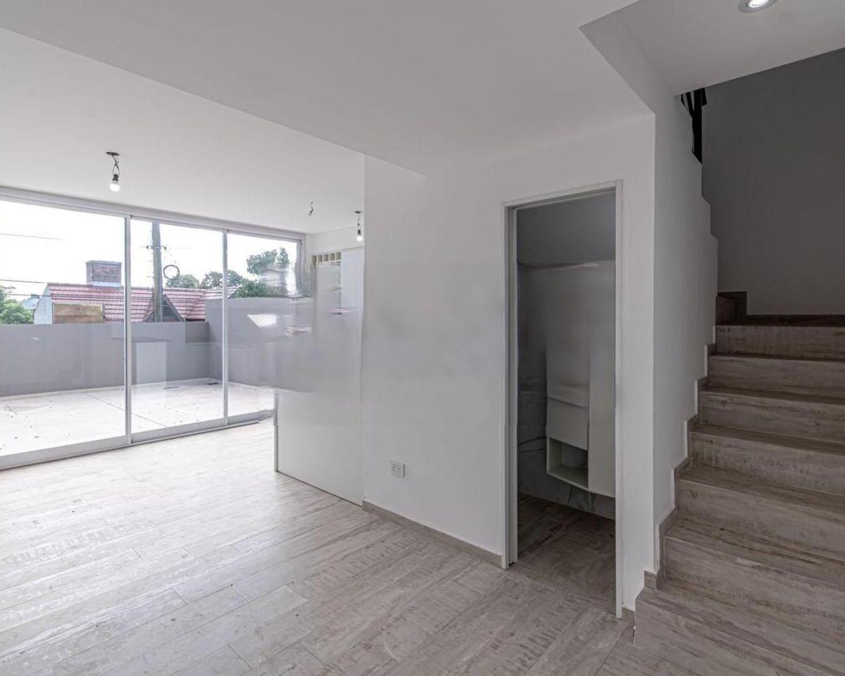 OPORTUNIDAD VENTA 3 AMB con terraza propia - Castelar centro