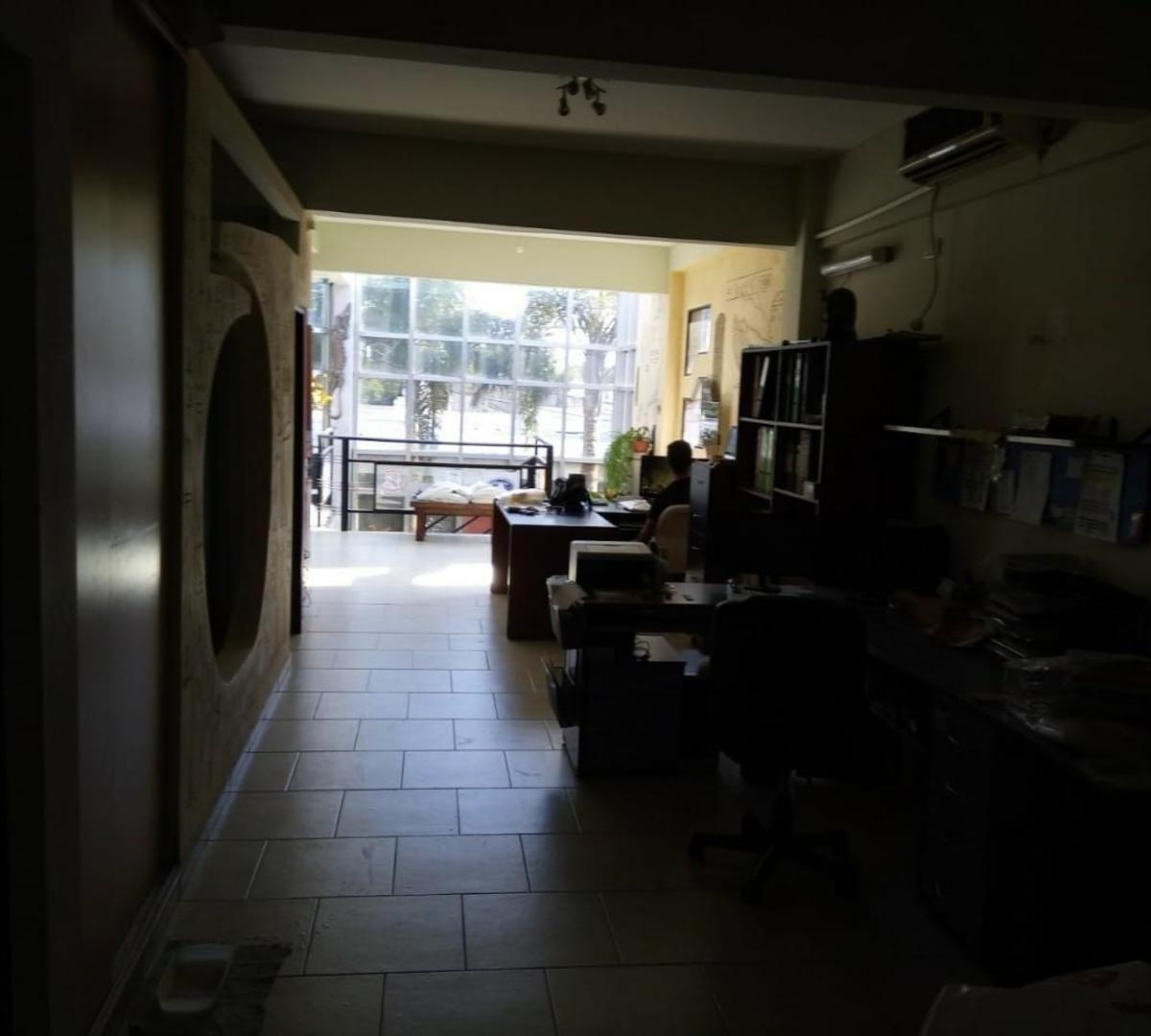 OPORTUNIDAD VENTA fábrica y oficinas - Zona Estratégica!
