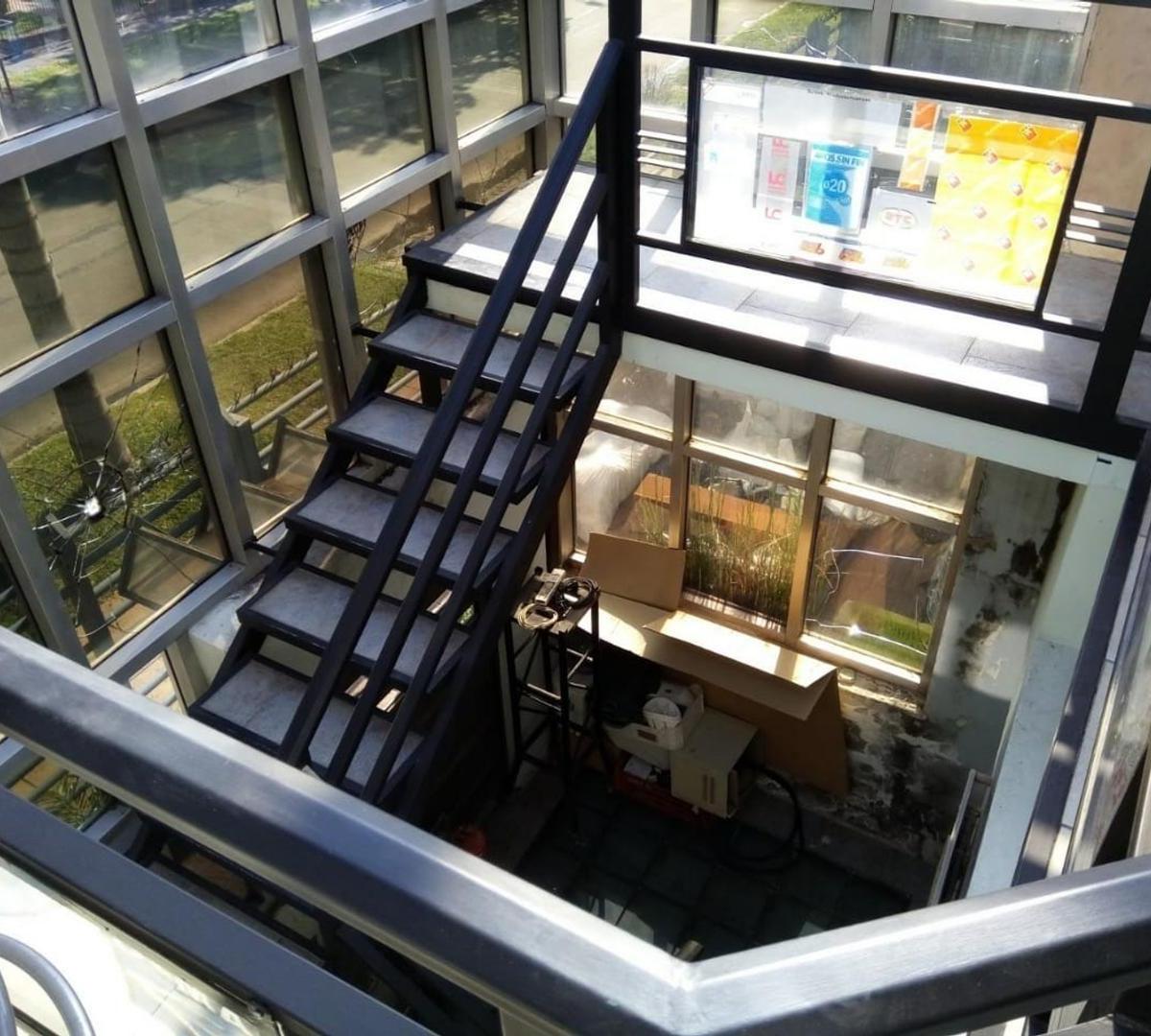 Foto de OPORTUNIDAD VENTA fábrica y oficinas - Zona Estratégica!, imagen 2