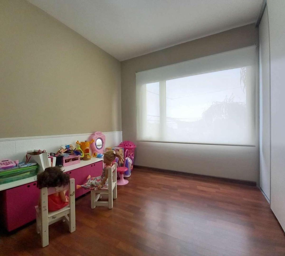 Oportunidad CASA 4 ambientes con QUINCHO Y PISCINA