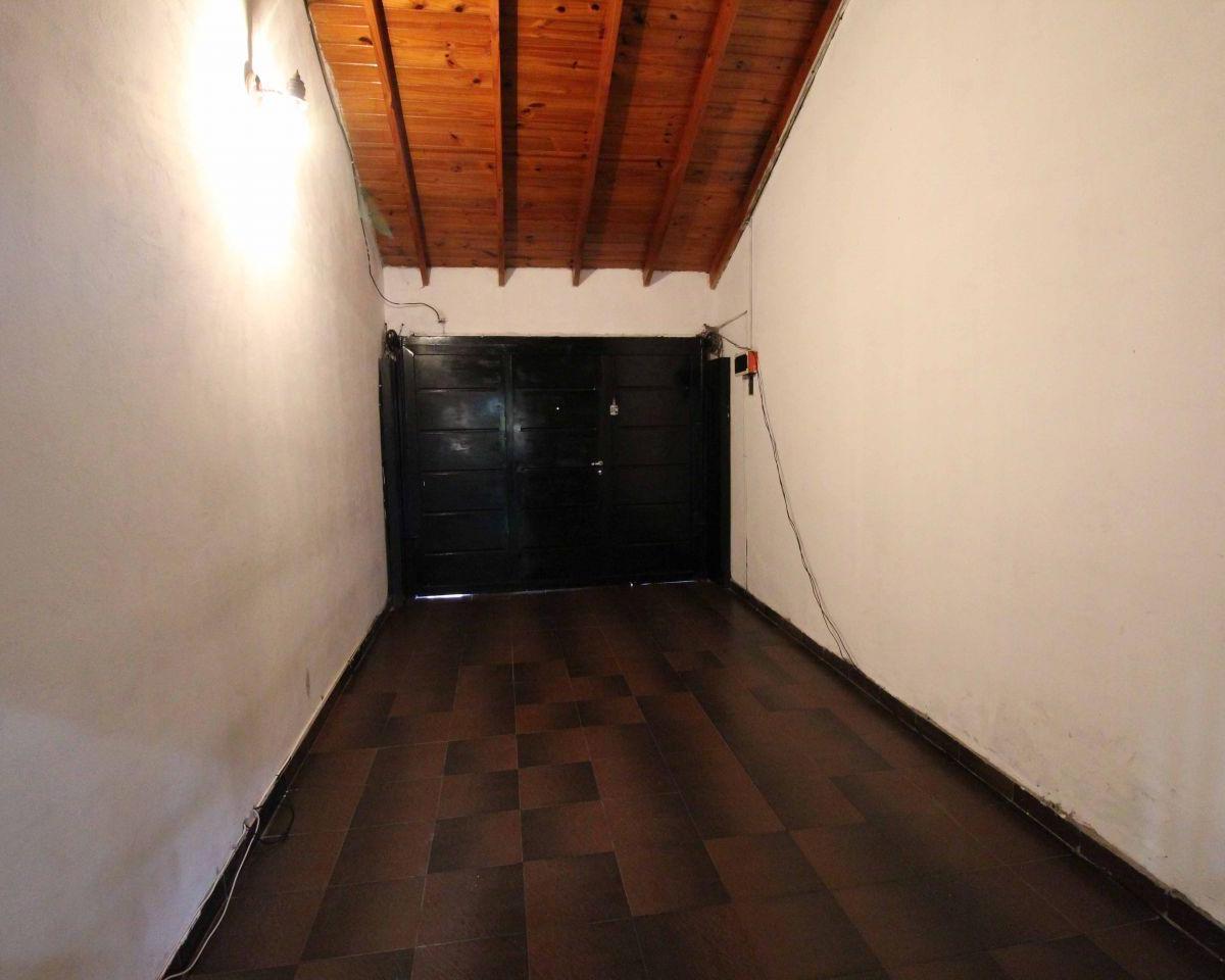 OPORTUNIDAD VENTA CASA 6 AMBIENTES ESCUCHA OFERTA