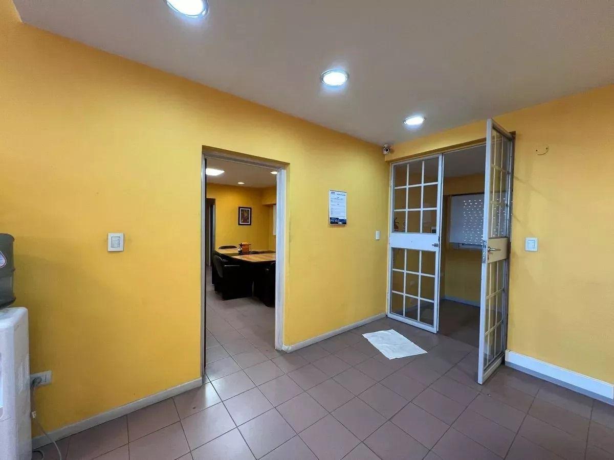 Oportunidad Venta Galpon Deposito con Oficinas en Castelar 5