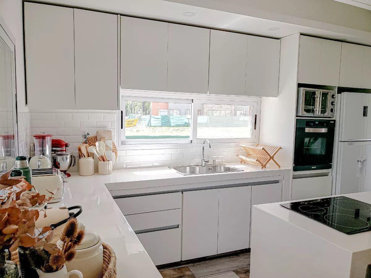 OPORTUNIDAD VENTA CASA EN BARRIO ALVAREZ DEL BOSQUE
