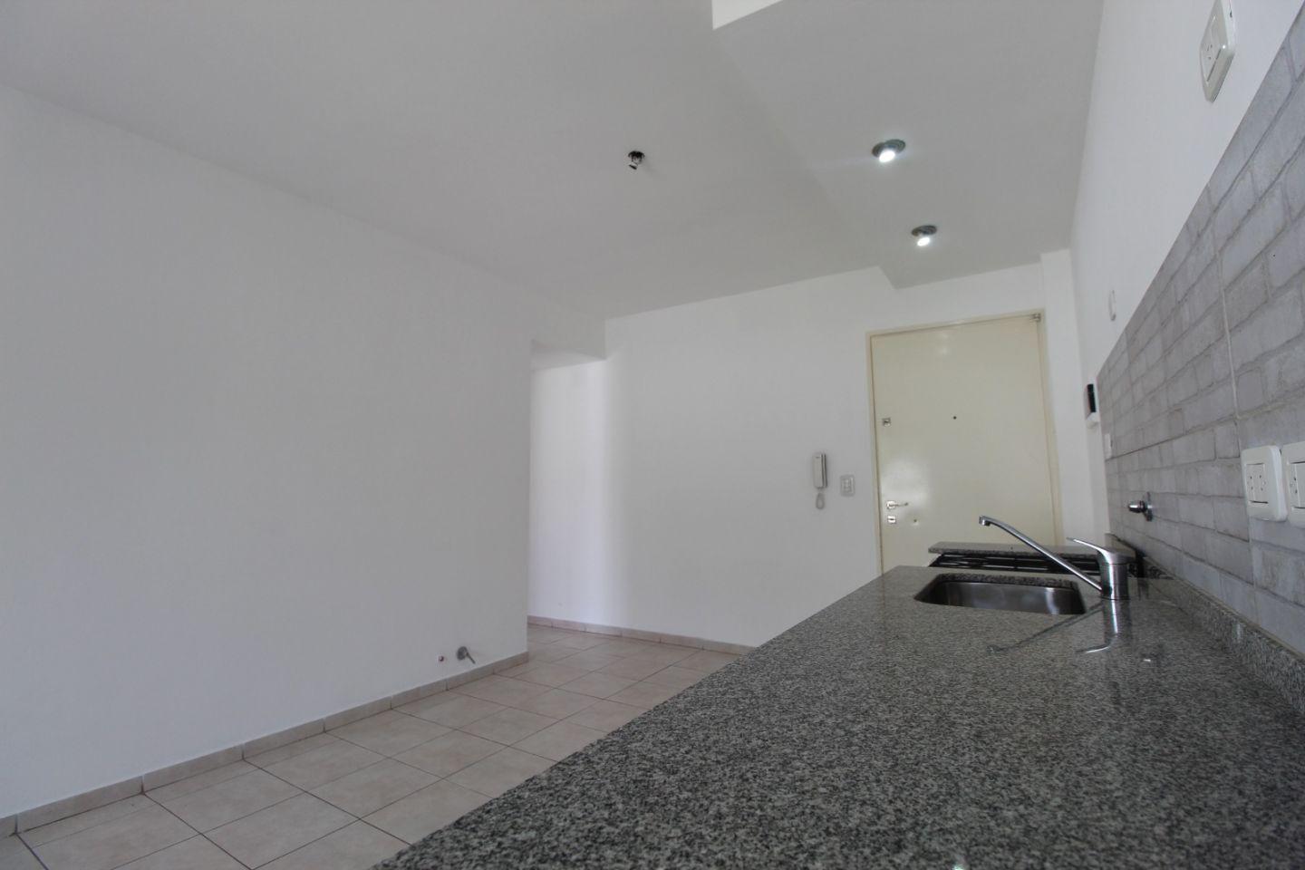 Foto de OPORTUNIDAD VENTA DEPARTAMENTO DOS AMBIENTES CON COCHERA MORON, imagen 2