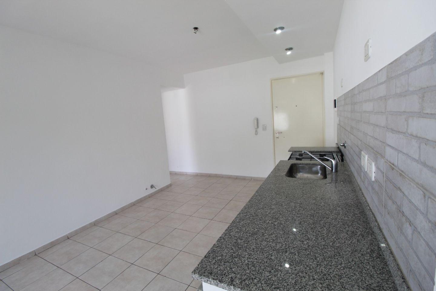 Foto de OPORTUNIDAD VENTA DEPARTAMENTO DOS AMBIENTES CON COCHERA MORON, imagen 5