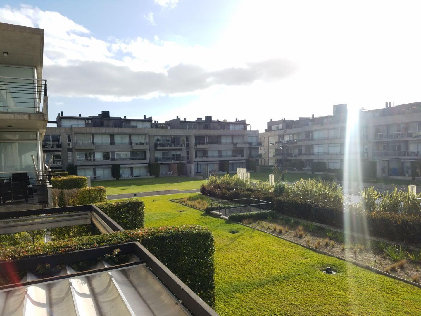 Foto de OPORTUNIDAD VILANOVA 2AMB CON COCHERA VISTA PILETA!, imagen 3