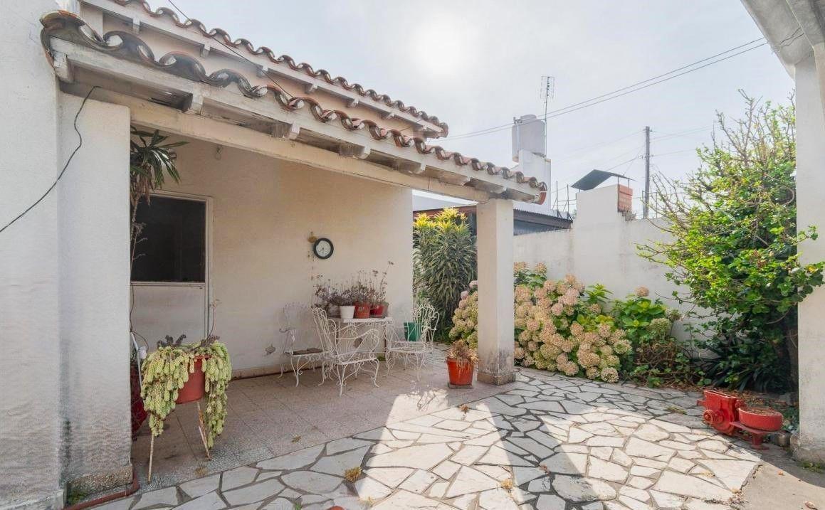 Oportunidad Casa de 3 Ambientes con cochera 211 M2 Escucha Ofertas