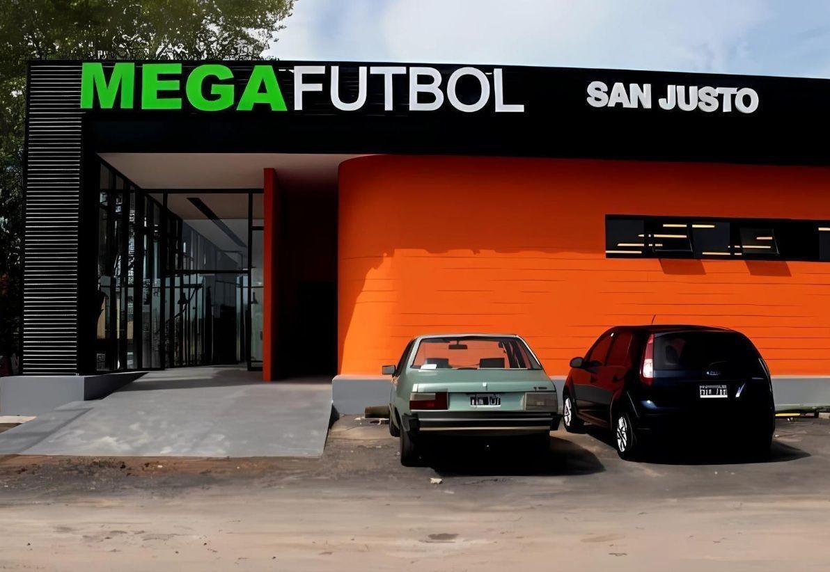 Foto de OPORTUNIDAD VENTA LOTE CANCHAS FUTBOL 27000 M2 ESCUCHA OFERTAS, imagen 5