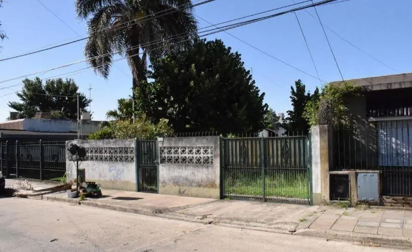 OPORTUNIDAD VENTA CASA C AMPLIO JARDIN LOTE 10 X 30 ESCUCHA OFERTAS 3