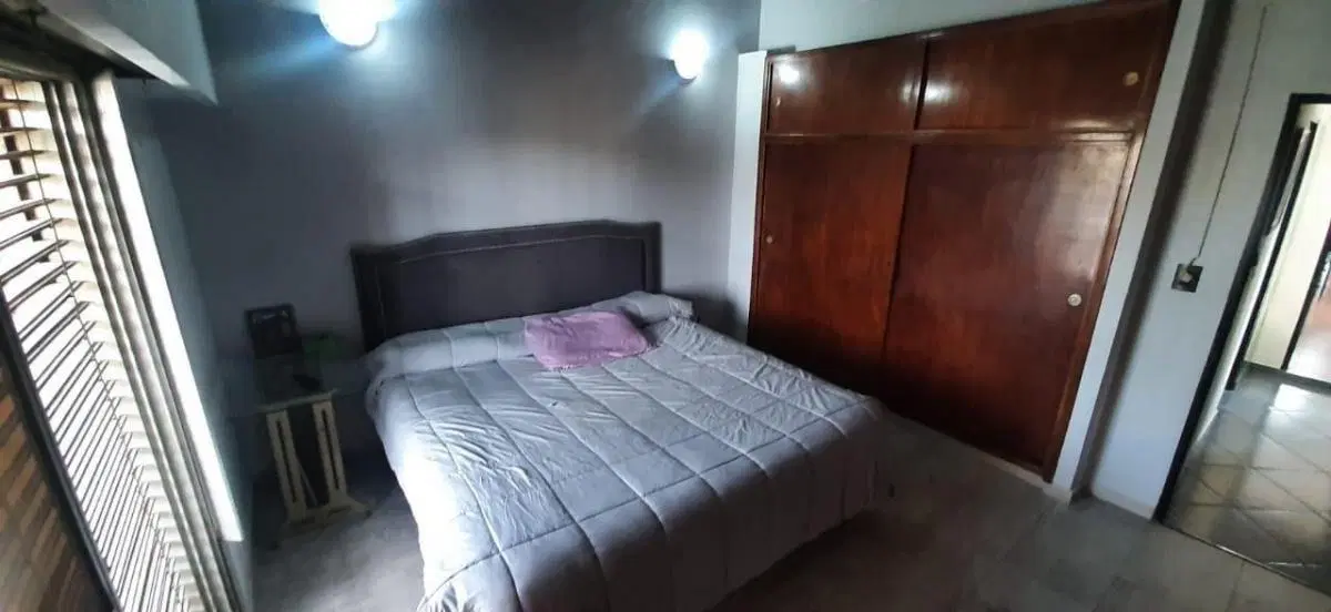 OPORTUNIDAD. CASA 3 AMBIENTES CON COCHERA. LOMAS DEL MIRADOR 3