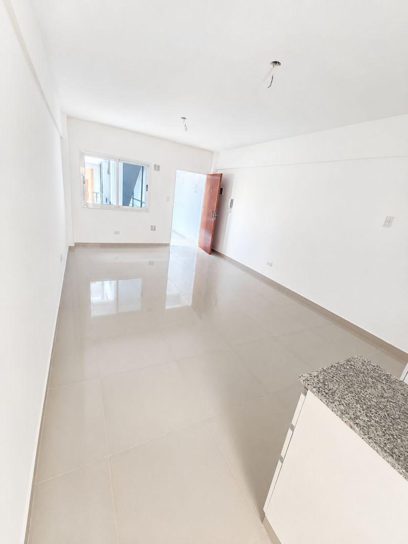 Foto de VENTA DEPARTAMENTOS 2 AMBIENTES EN CUOTAS PESOS O DOLAR CON ANTICIPO, imagen 4