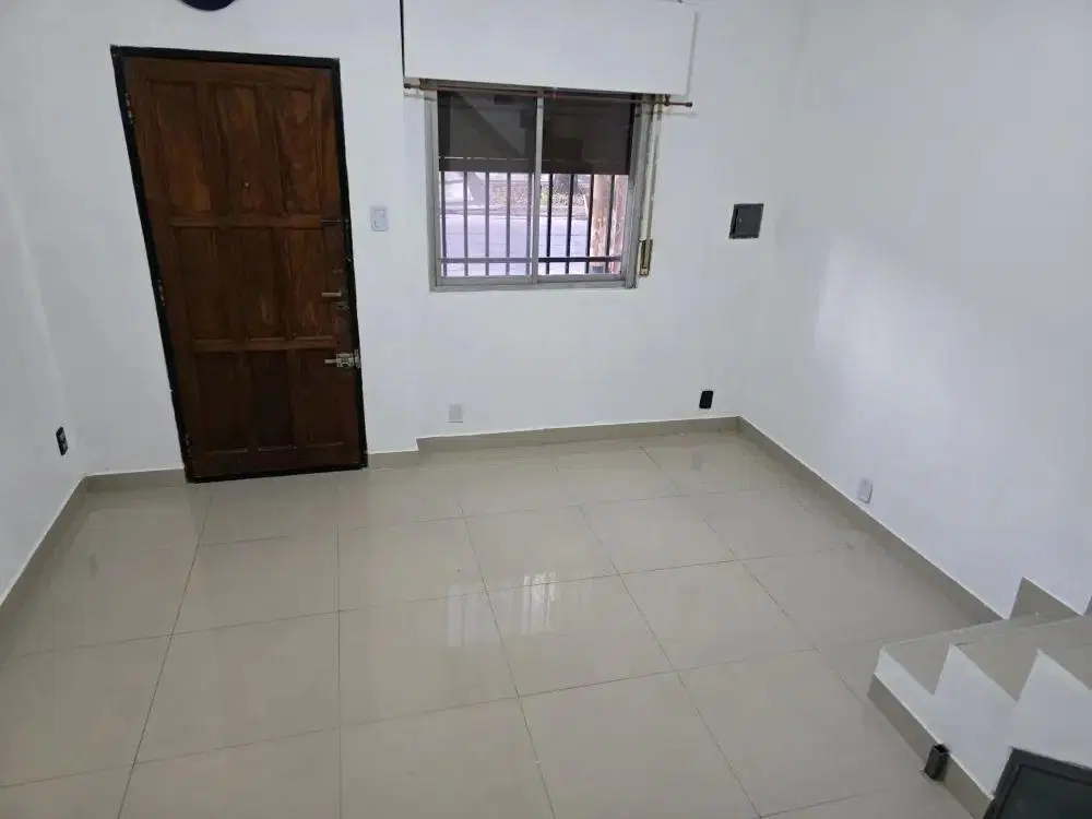 OPORTUNIDAD VENTA CASA 3 AMBIENTES CASTELAR NORTE 2