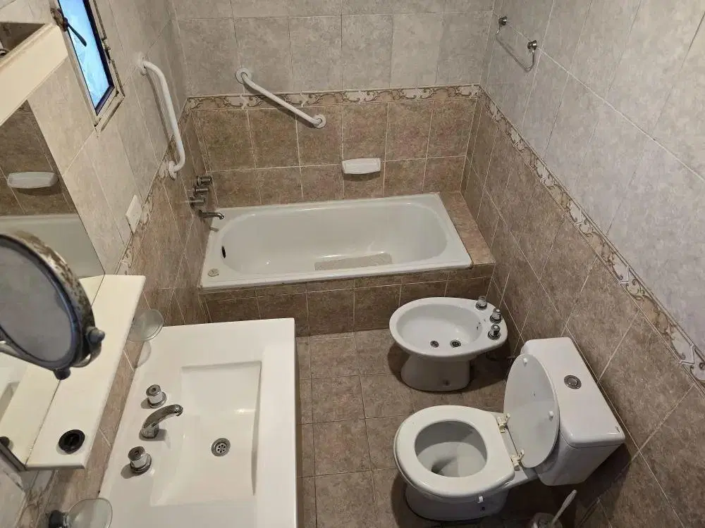 OPORTUNIDAD VENTA CASA 3 AMBIENTES CASTELAR NORTE 5