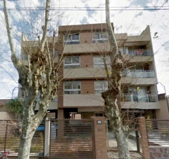 2 AMBIENTES CON COCHERA ESCUCHA OFERTA