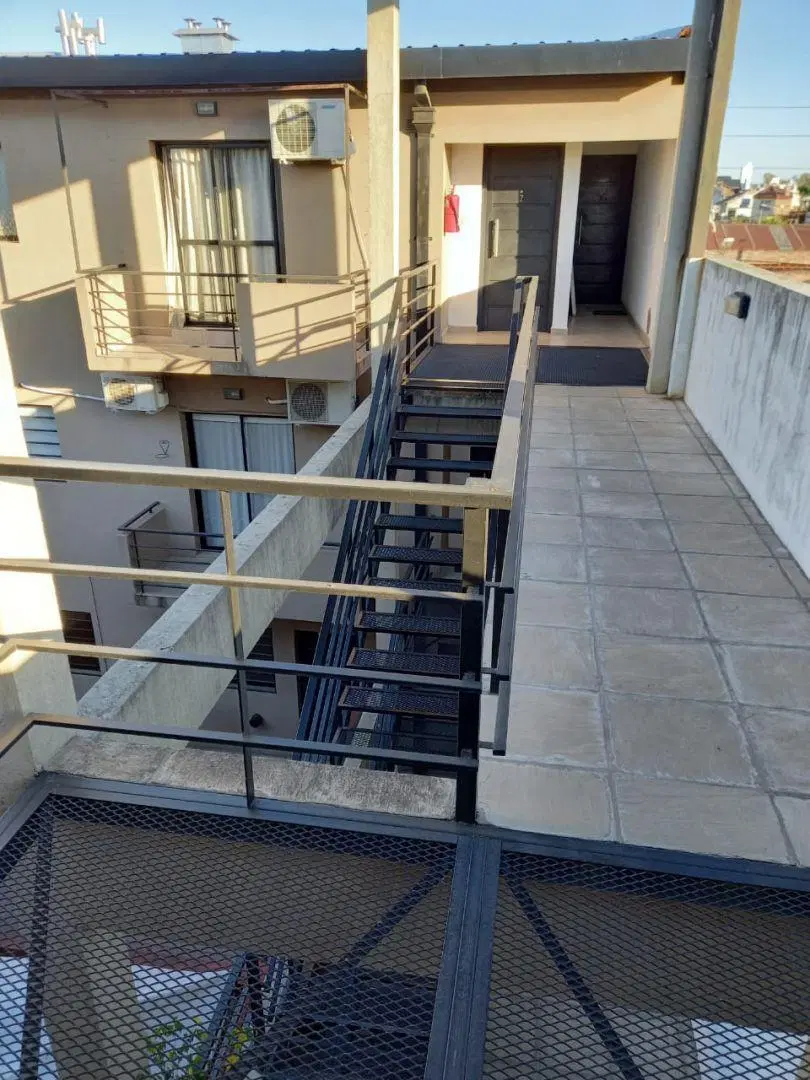 DEPARTAMENTO 2 AMBIENTES ESCUCHA OFERTA 8