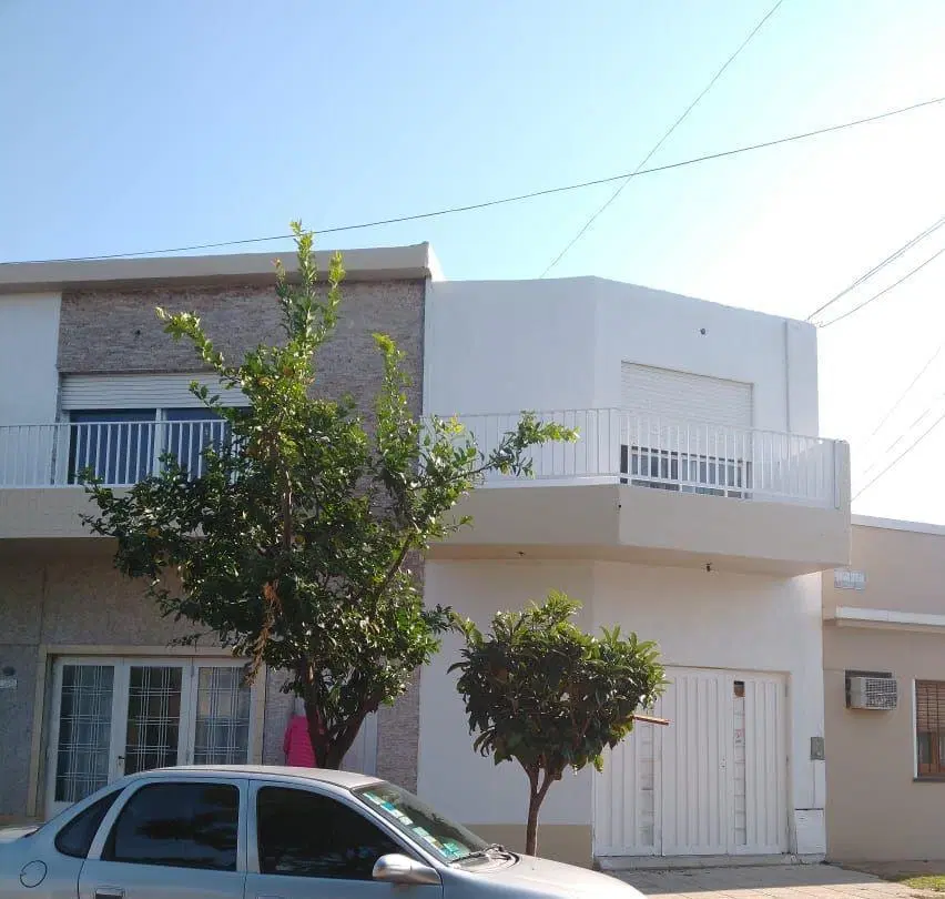 PISO 4 AMBIENTES CON COCHERA ESCUCHA OFERTA 4