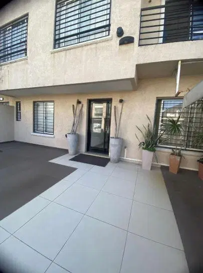 OPORTUNIDAD VENTA 2 AMB RAMON CENTRO COCHERA PATIO ESCUCHA OFERTAS 1