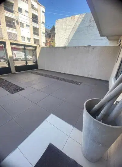 OPORTUNIDAD VENTA 2 AMB RAMON CENTRO COCHERA PATIO ESCUCHA OFERTAS 2