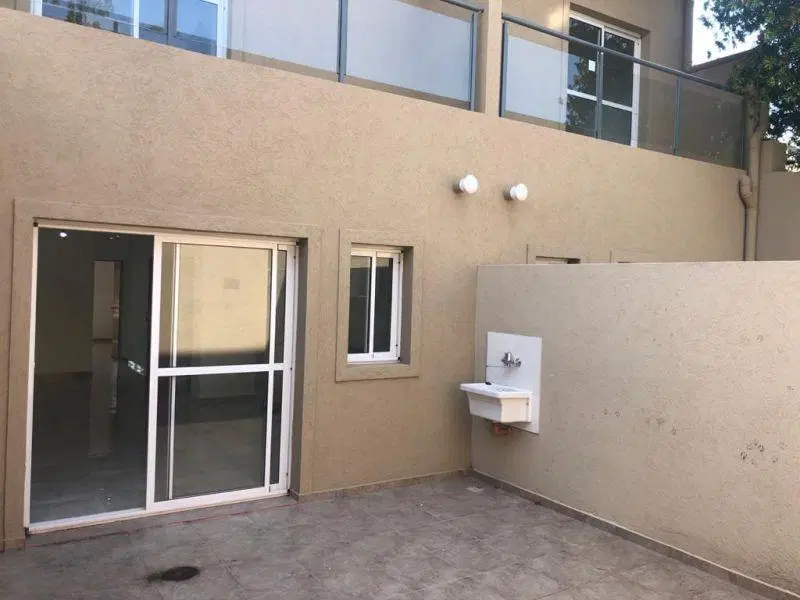 DEPARTAMENTO 3 AMB CON COCHERA 4