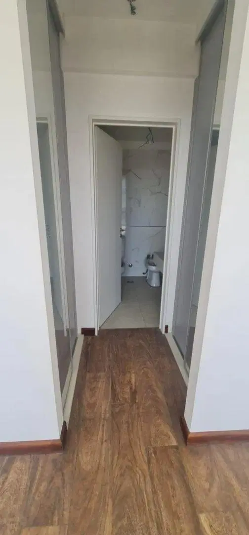 OPORTUNIDAD VENTA DEPARTAMENTO A ESTRENAR, CENTRO DE RAMOS MEJIA, CON BALCON Y COCHERA. 4