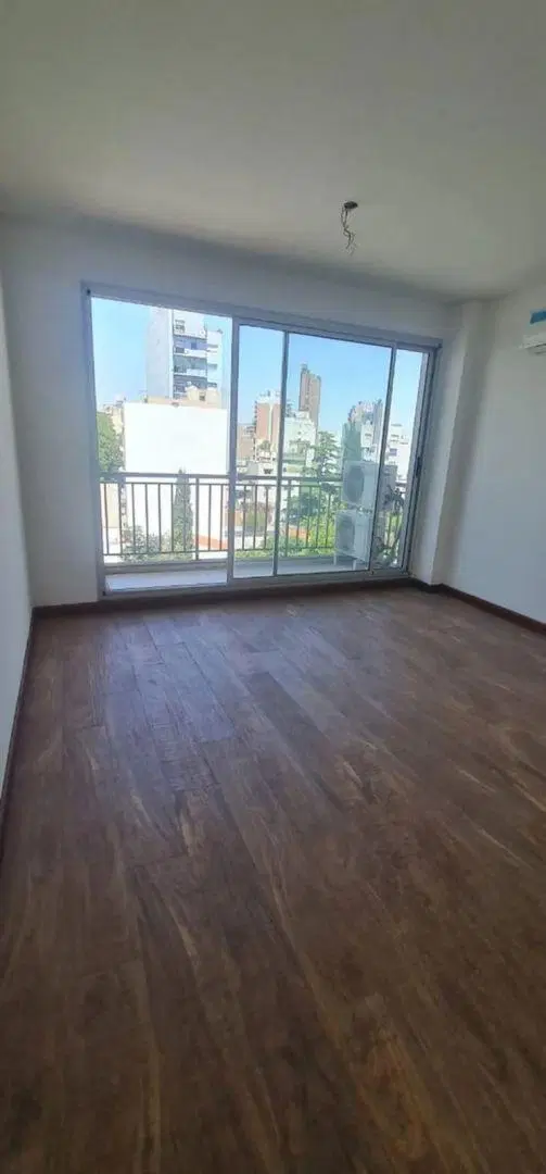 OPORTUNIDAD VENTA DEPARTAMENTO A ESTRENAR, CENTRO DE RAMOS MEJIA, CON BALCON Y COCHERA. 1