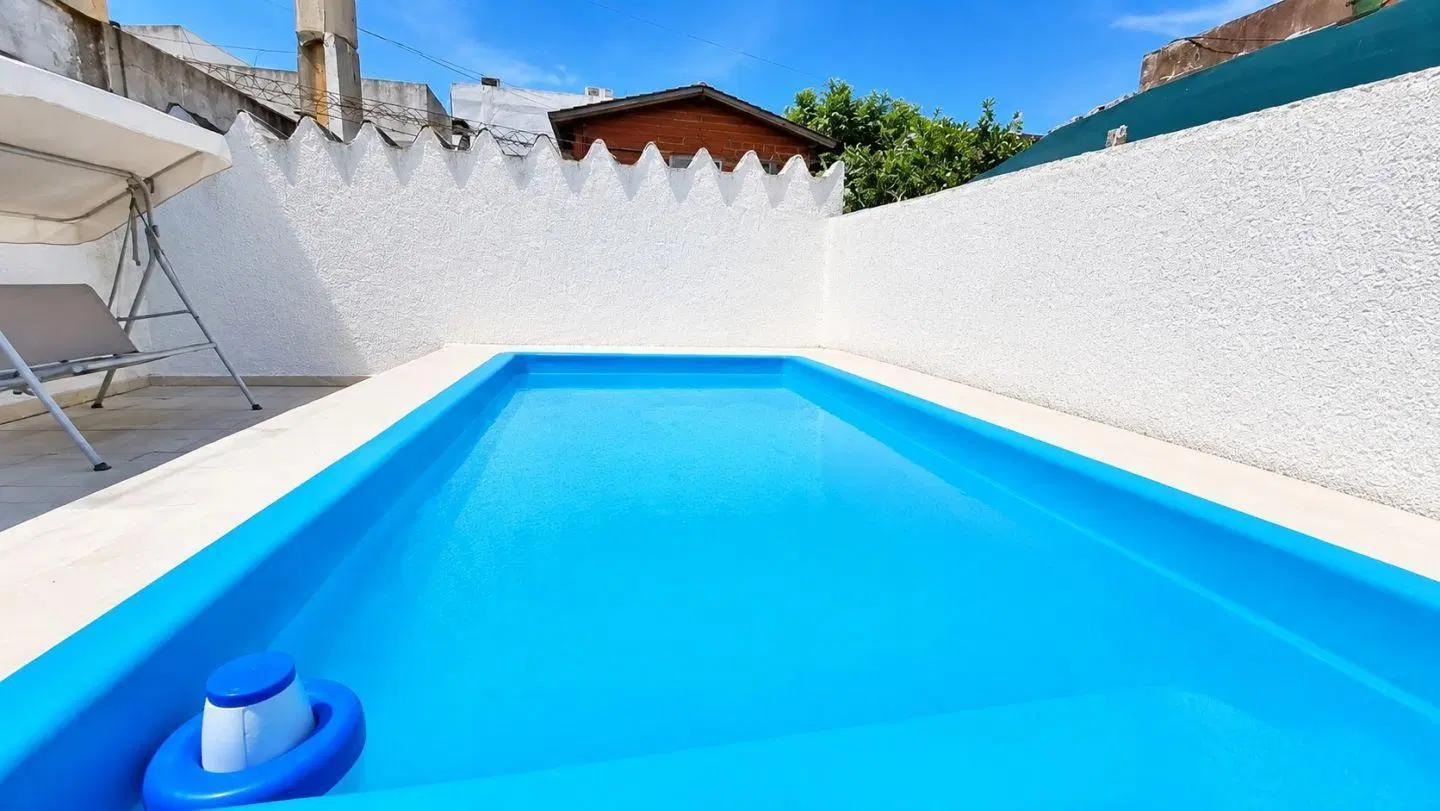 casa de 4 ambientes con pileta y cachera 5